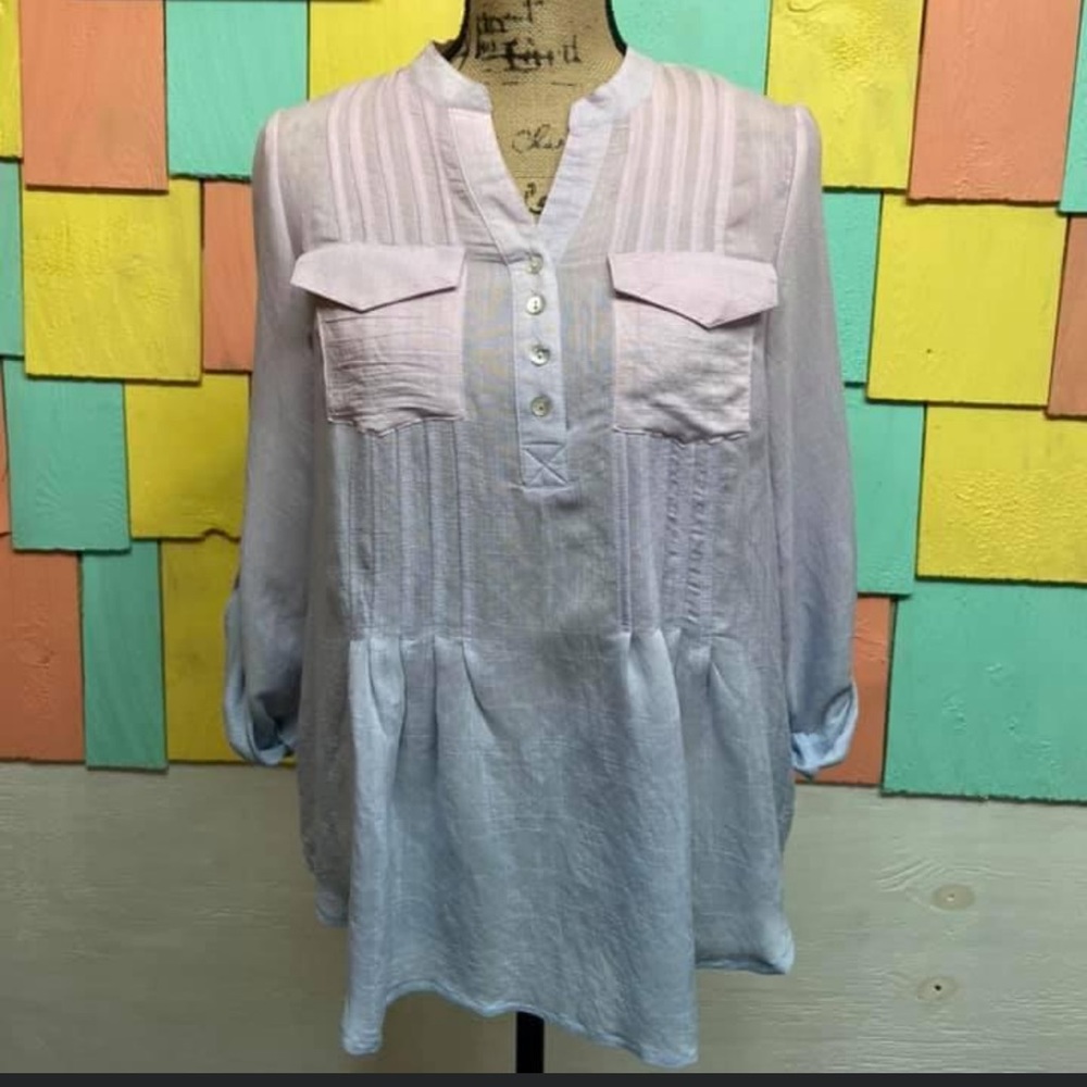 Light weight button ombré top
